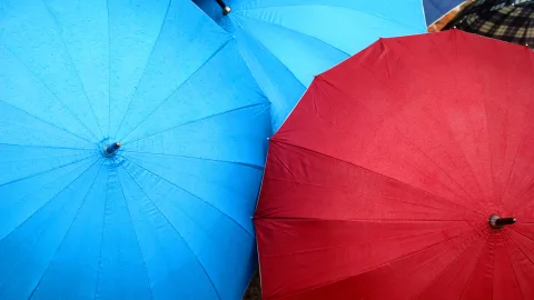 How to Stay Safe Outdoors in a Thunderstorm, and the Mistakes That Make You a Target for Lightning